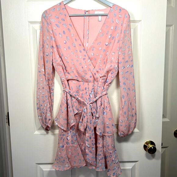 Leith Blush Pink Mini Dress V Neck Tiered Ruffle Skirt Medium  8 / 10 - Picture 1 of 6